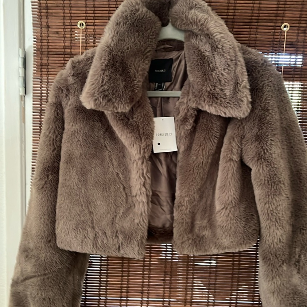 Cropped fur jacket 18” L  17” armpit to armpit